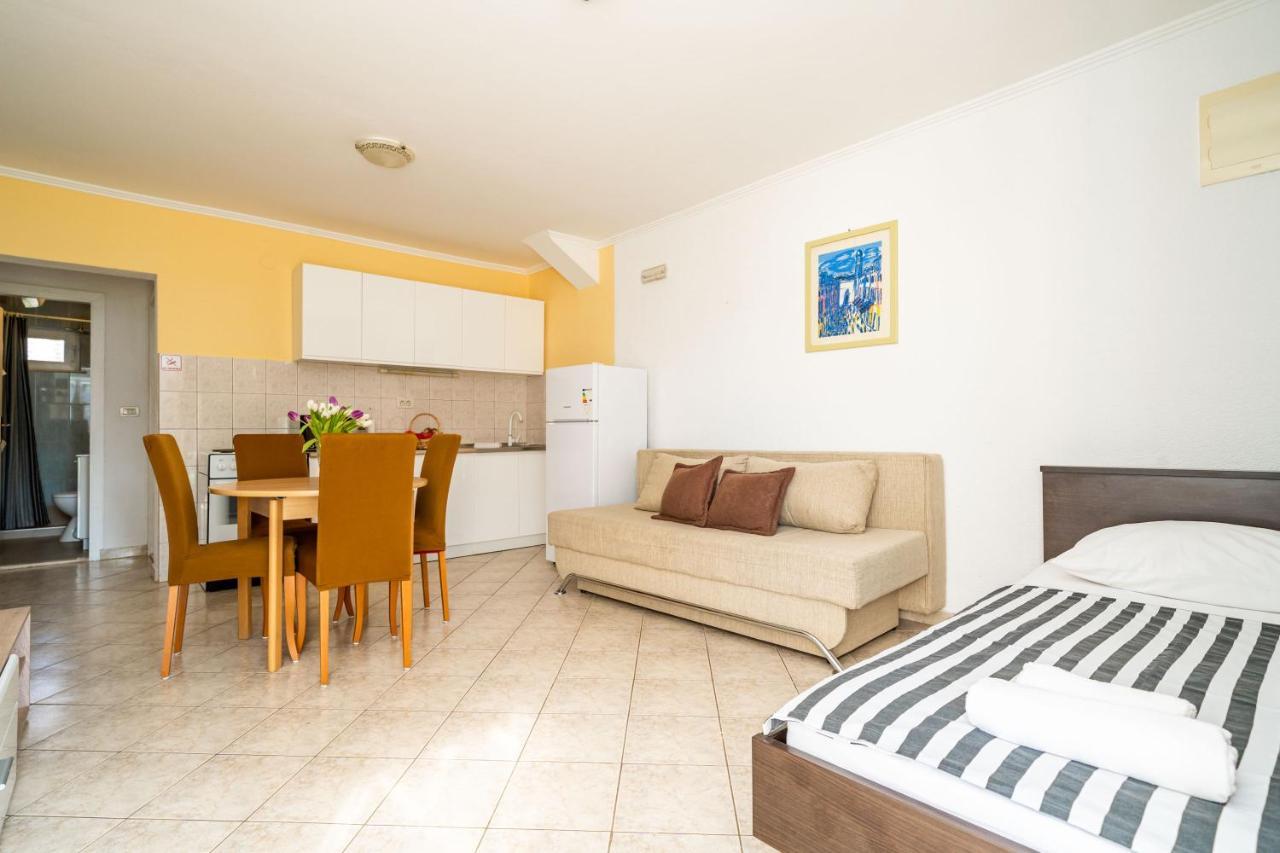 קאבטאט Apartmani Niki Zvekovica מראה חיצוני תמונה